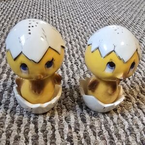 Charming Yellow and White Chick Salt and Pepper Shakers
